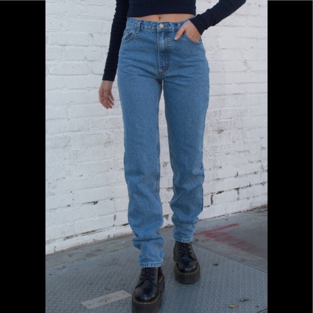 Brandy Melville Carly Light Wash Jeans